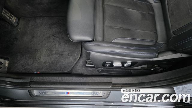BMW 3-Series 2022 — photo 31