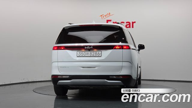 Kia Canival 2023 — photo 4