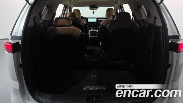 Kia Canival 2023 — photo 25
