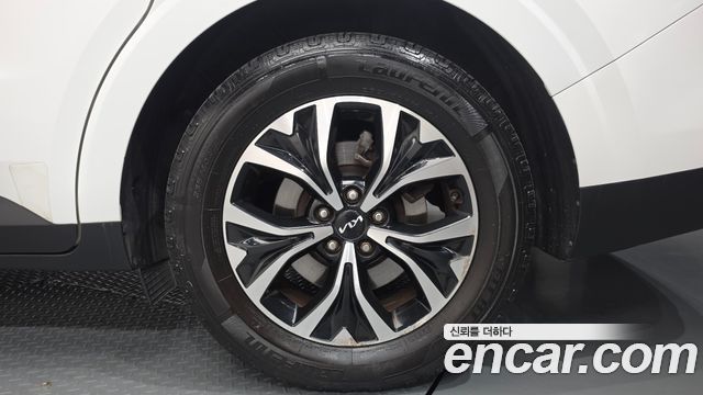Kia Canival 2023 — photo 7