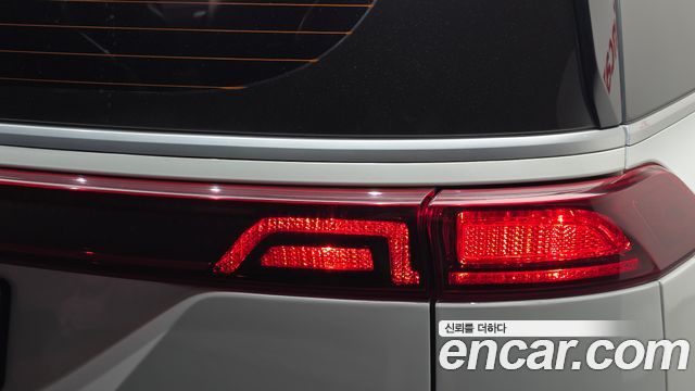Kia Canival 2023 — photo 9