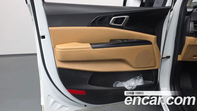 Kia Canival 2023 — photo 14