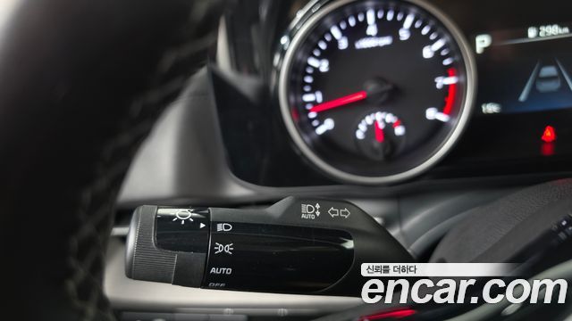 Kia Canival 2023 — photo 28