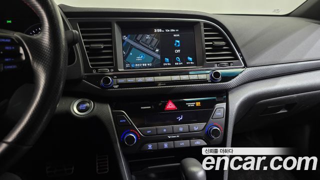 Hyundai AVANTE 2018 — photo 18