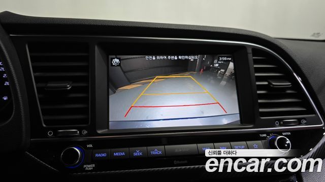 Hyundai AVANTE 2018 — photo 20