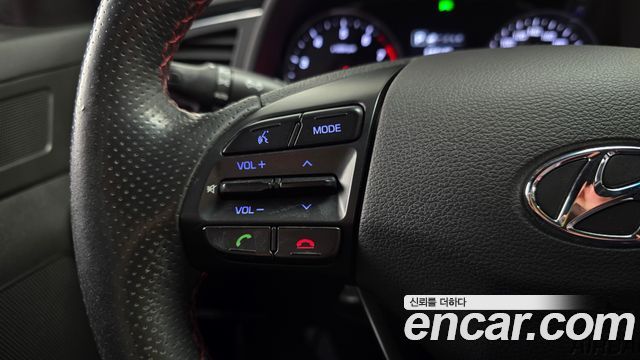 Hyundai AVANTE 2018 — photo 22