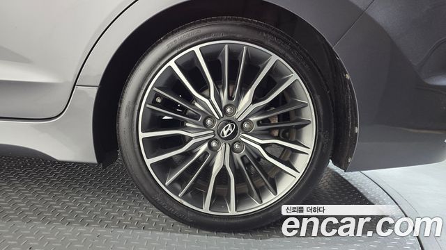 Hyundai AVANTE 2018 — photo 7