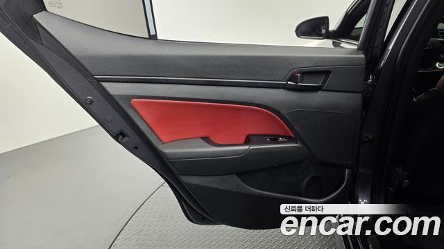 Hyundai AVANTE 2018 — photo 15