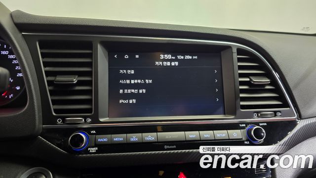 Hyundai AVANTE 2018 — photo 29