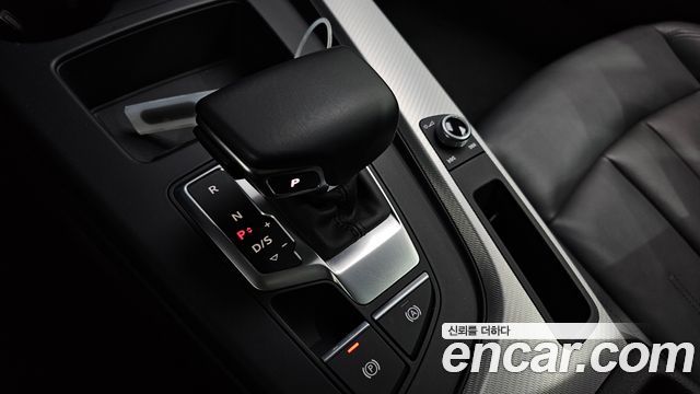 Audi A4 2021 — photo 12