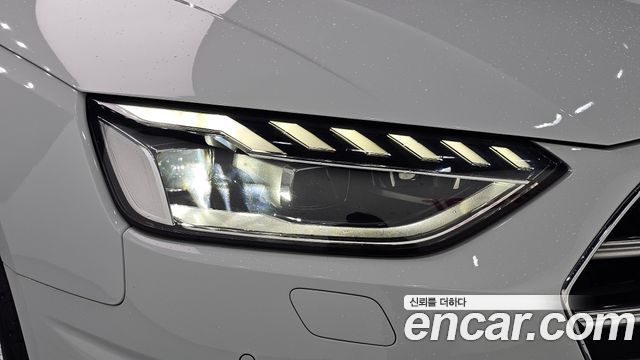 Audi A4 2021 — photo 8