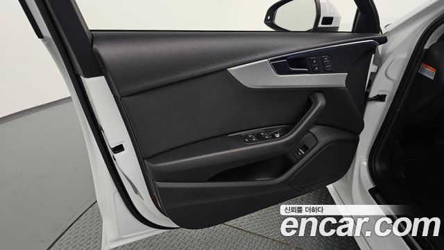 Audi A4 2021 — photo 14