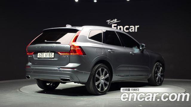 Volvo XC60 2019 — photo 2