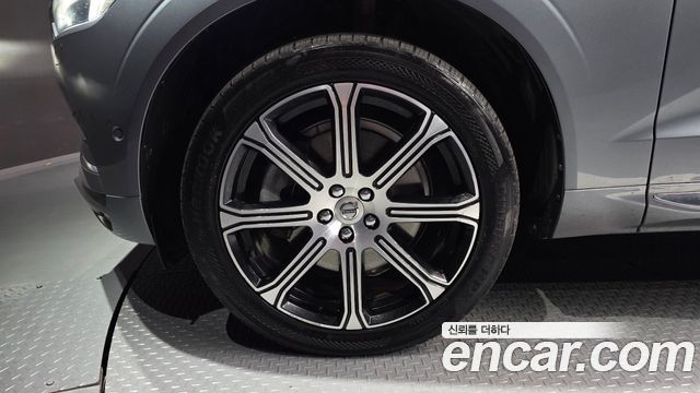 Volvo XC60 2019 — photo 5