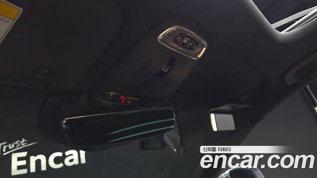Volvo XC60 2019 — photo 18