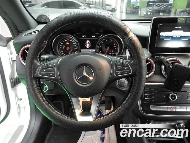 Mercedes-Benz CLA-Class 2018 — photo 5