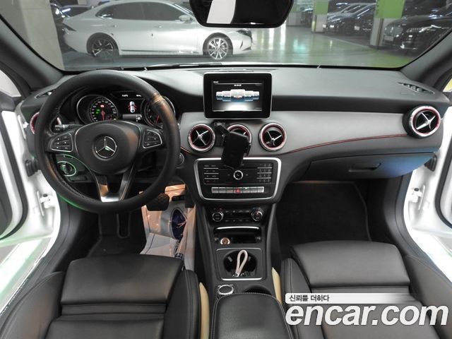 Mercedes-Benz CLA-Class 2018 — photo 8