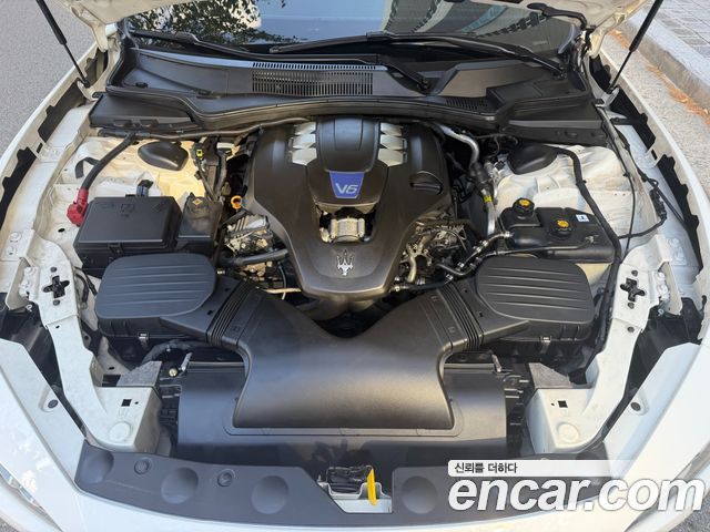 Maserati Ghibli 2015 — photo 18