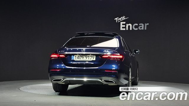 Mercedes-Benz E-Class 2021 — photo 4