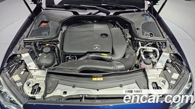 Mercedes-Benz E-Class 2021 — photo 6