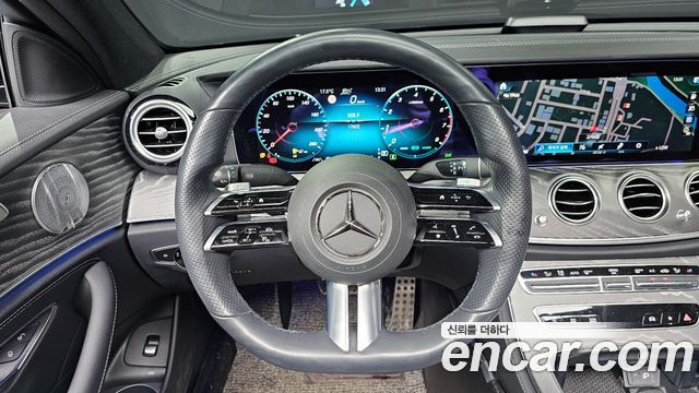 Mercedes-Benz E-Class 2021 — photo 13