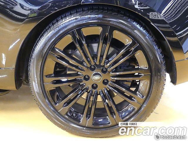 Land Rover Range Rover 2024 — photo 8
