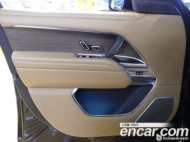 Land Rover Range Rover 2024 — photo 10