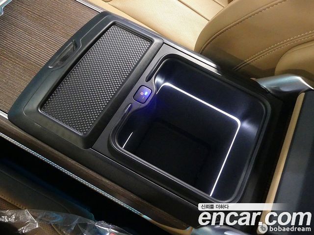 Land Rover Range Rover 2024 — photo 16