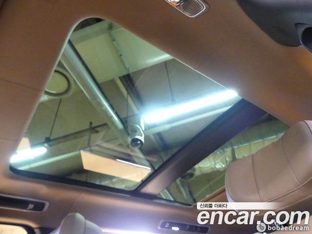 Land Rover Range Rover 2024 — photo 18