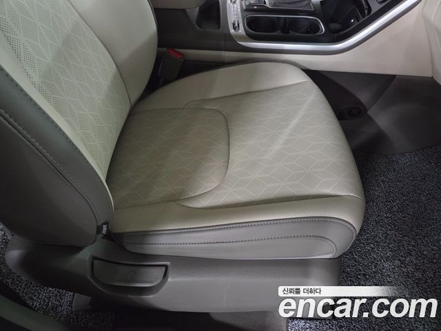 Kia Canival 2021 — photo 17