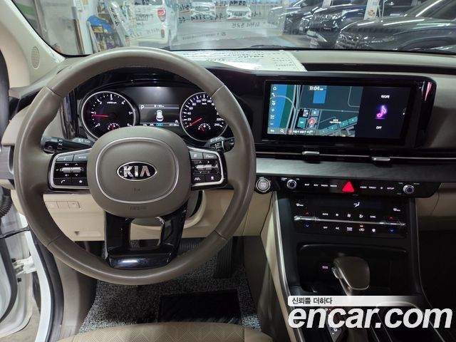 Kia Canival 2021 — photo 18