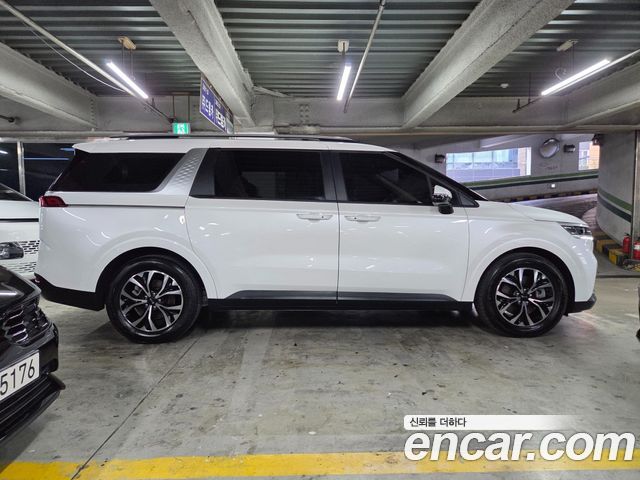 Kia Canival 2021 — photo 19
