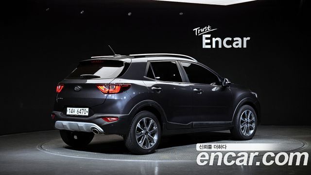 Kia Stonic 2018 — photo 2