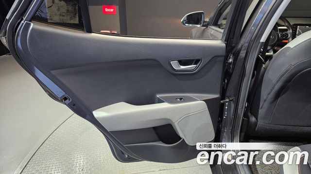 Kia Stonic 2018 — photo 15