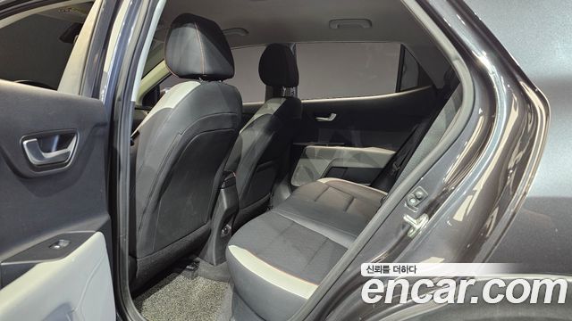 Kia Stonic 2018 — photo 16