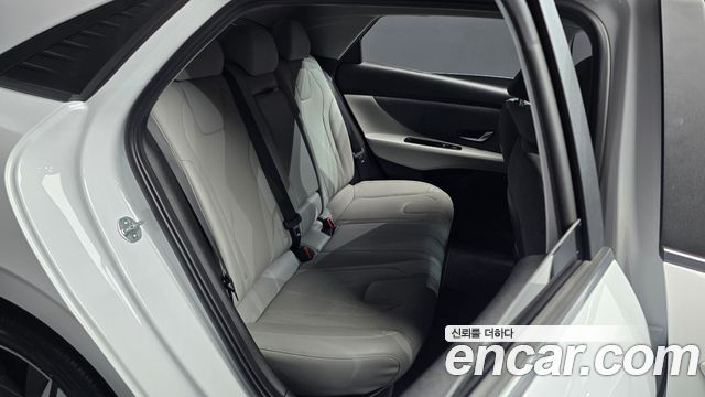 Hyundai AVANTE 2023 — photo 16