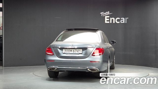 Mercedes-Benz E-Class 2019 — photo 4