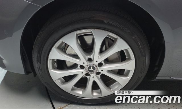 Mercedes-Benz E-Class 2019 — photo 5