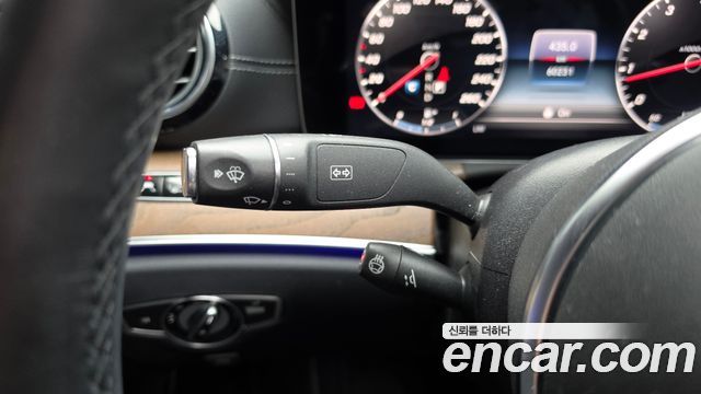 Mercedes-Benz E-Class 2019 — photo 24