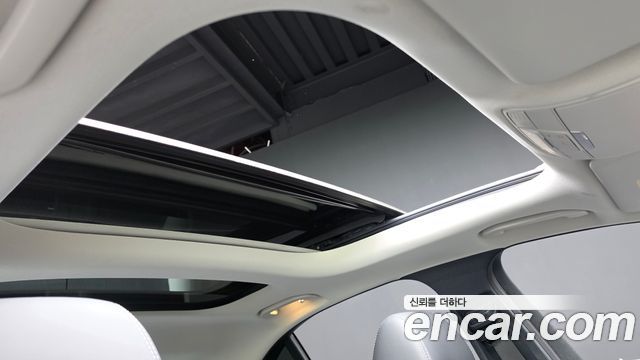 Mercedes-Benz E-Class 2019 — photo 25