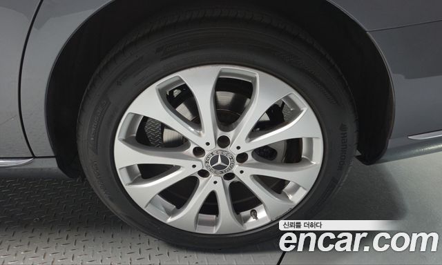 Mercedes-Benz E-Class 2019 — photo 7