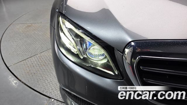 Mercedes-Benz E-Class 2019 — photo 8