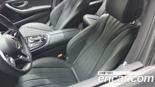 Mercedes-Benz E-Class 2019 — photo 30
