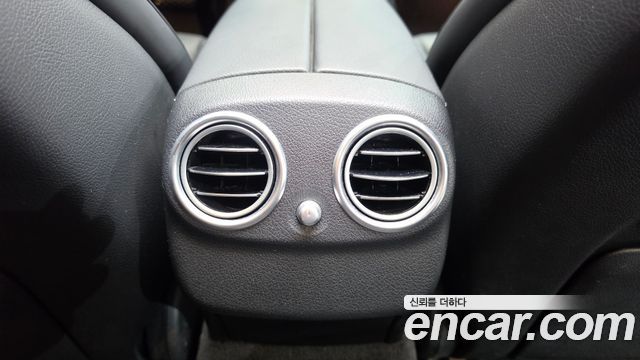 Mercedes-Benz E-Class 2019 — photo 33