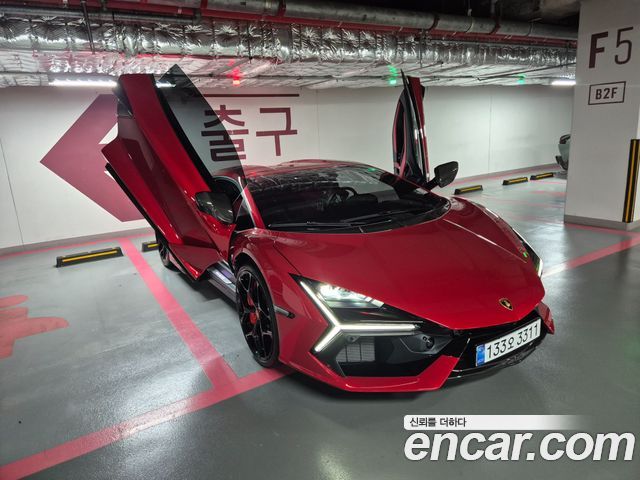 Lamborghini Revuelto 2025 — photo 2