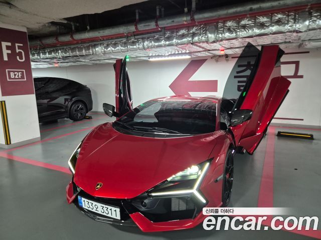 Lamborghini Revuelto 2025 — photo 4