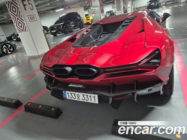 Lamborghini Revuelto 2025 — photo 5