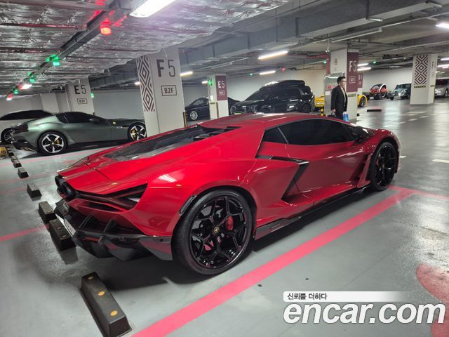 Lamborghini Revuelto 2025 — photo 6