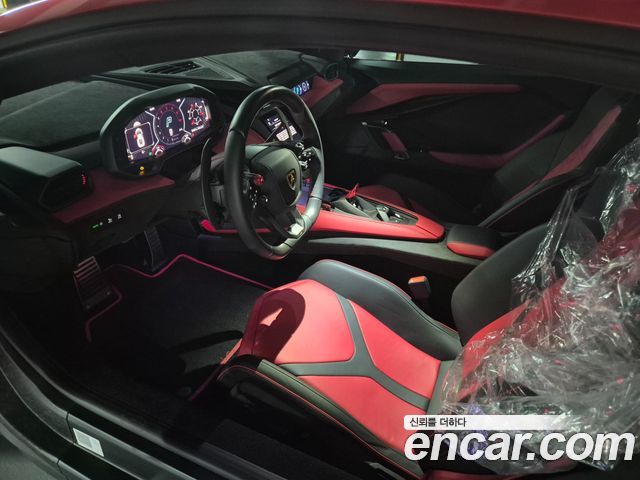 Lamborghini Revuelto 2025 — photo 10