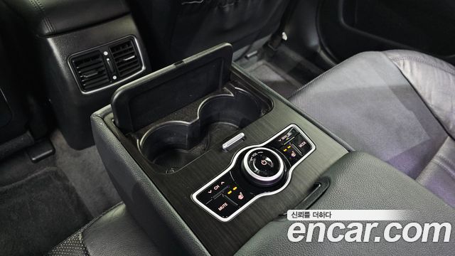 Kia K7 2012 — photo 31